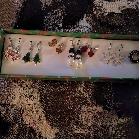 AVON 7pc Holiday Earring Set NEW in the box - Picture 1 of 8